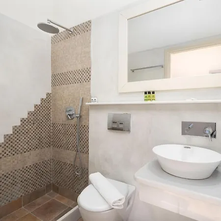 Kapeli Suites Michalis