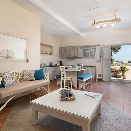 Kapeli Suites Michalis * Emporio (Santorini)