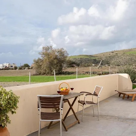 فيلة Kapeli Suites Michalis Emporio (Santorini)
